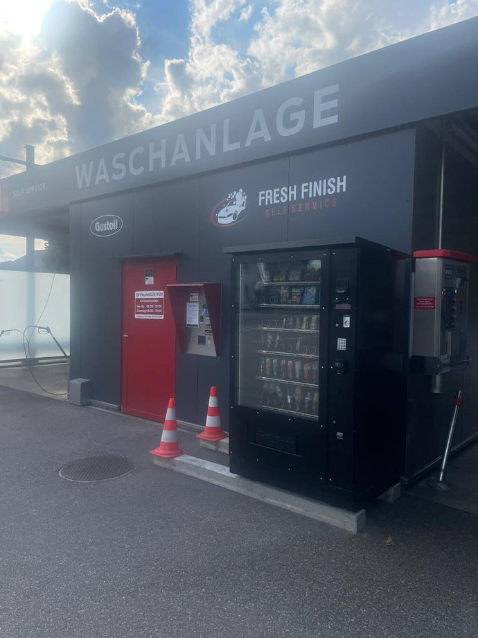 🎉 Neuer BizzyVends Snackautomat in Grenchen – Internationale Snacks & Luxusdüfte an der Solothurnstrasse 111